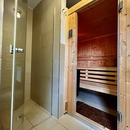 Casa de Férias Lindenstr_ _lille Hus 1_ Zingst